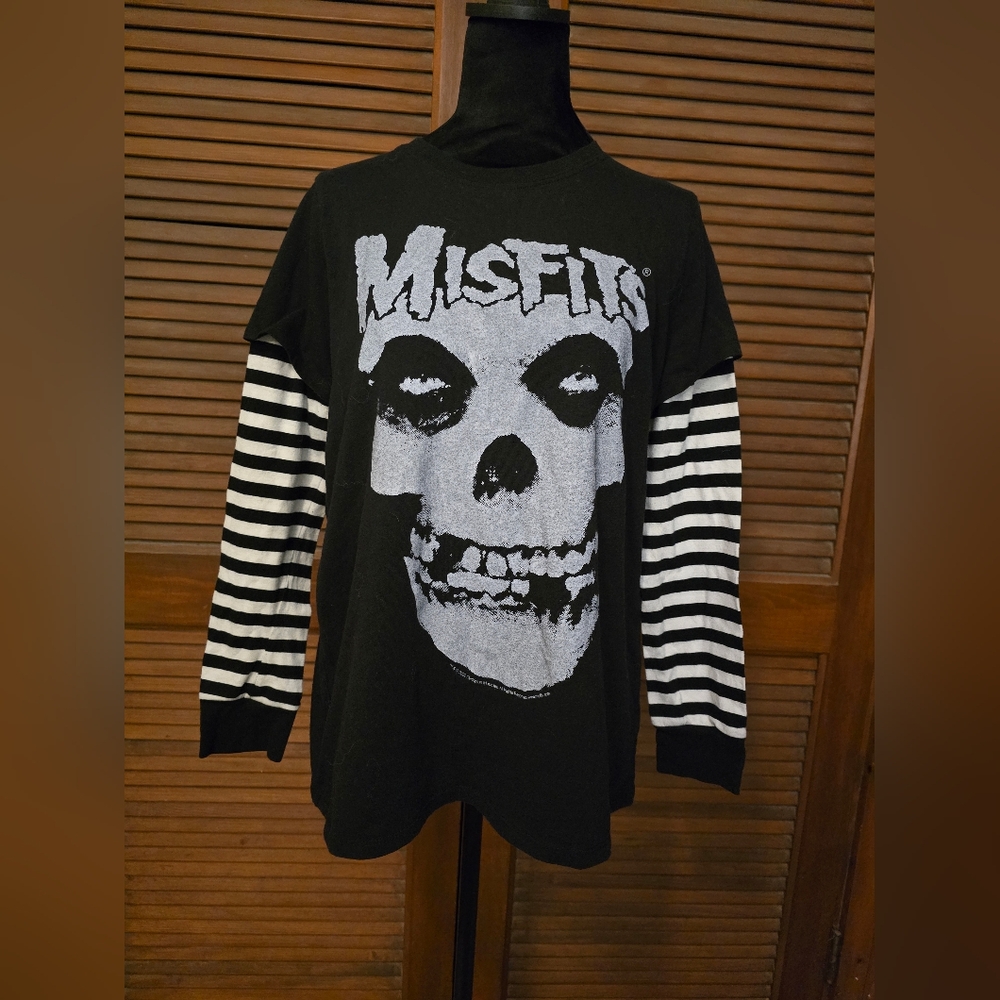 NWOT Torrid x Impact Merch M Misfits Classic Fit Cotton Crew Long Sleeve 2Fer